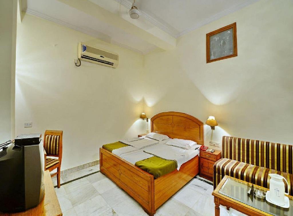 Mahalaxmi Plaza Hotel Faridabad Ngoại thất bức ảnh