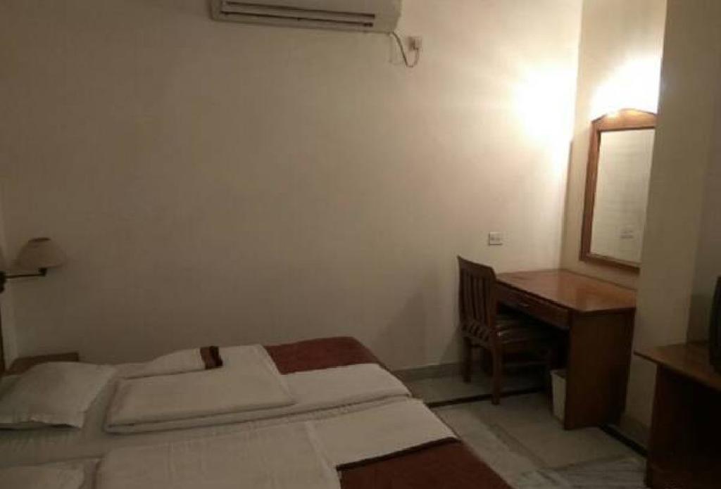 Mahalaxmi Plaza Hotel Faridabad Phòng bức ảnh