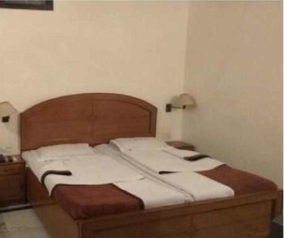 Mahalaxmi Plaza Hotel Faridabad Ngoại thất bức ảnh